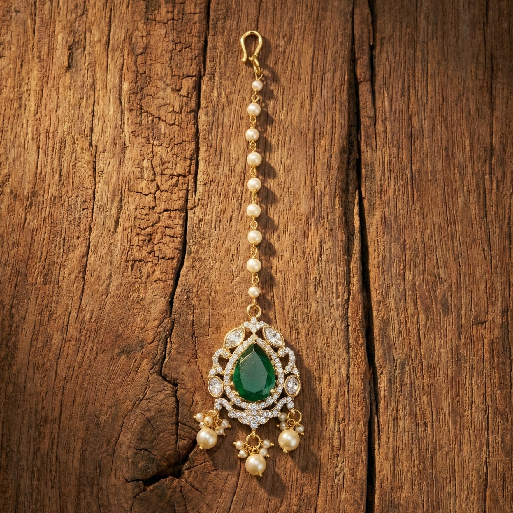 Emerald Kundan Pearl Drip Choker Set